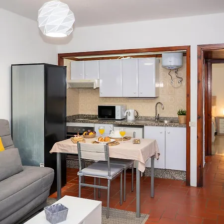 Sun Apartment *